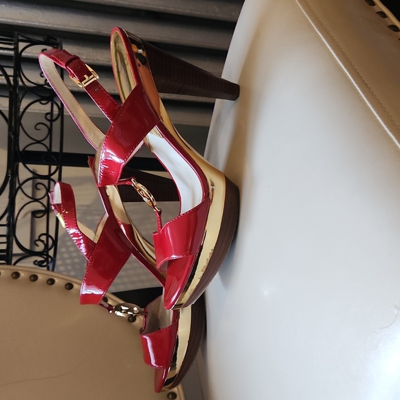 Shoes - Picture 4 of 4